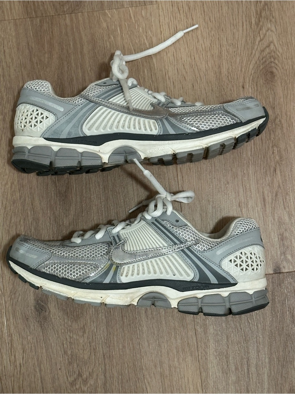 Nike Men's Athletic Shoes Gray Silver White US 19.5 - Picture 5 of 10